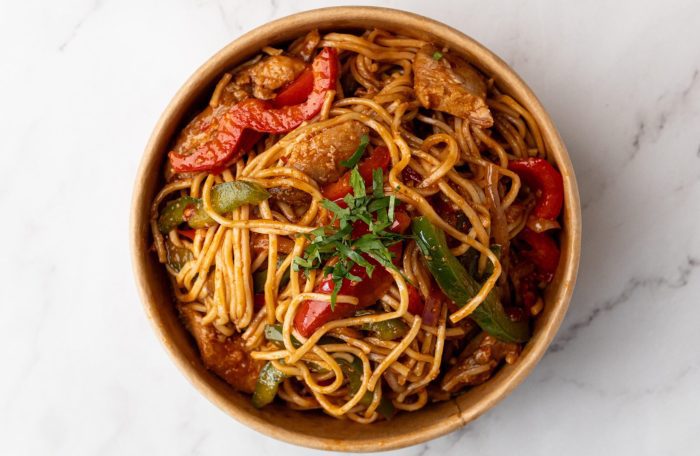 Hakka Noodles (chicken or veggie)